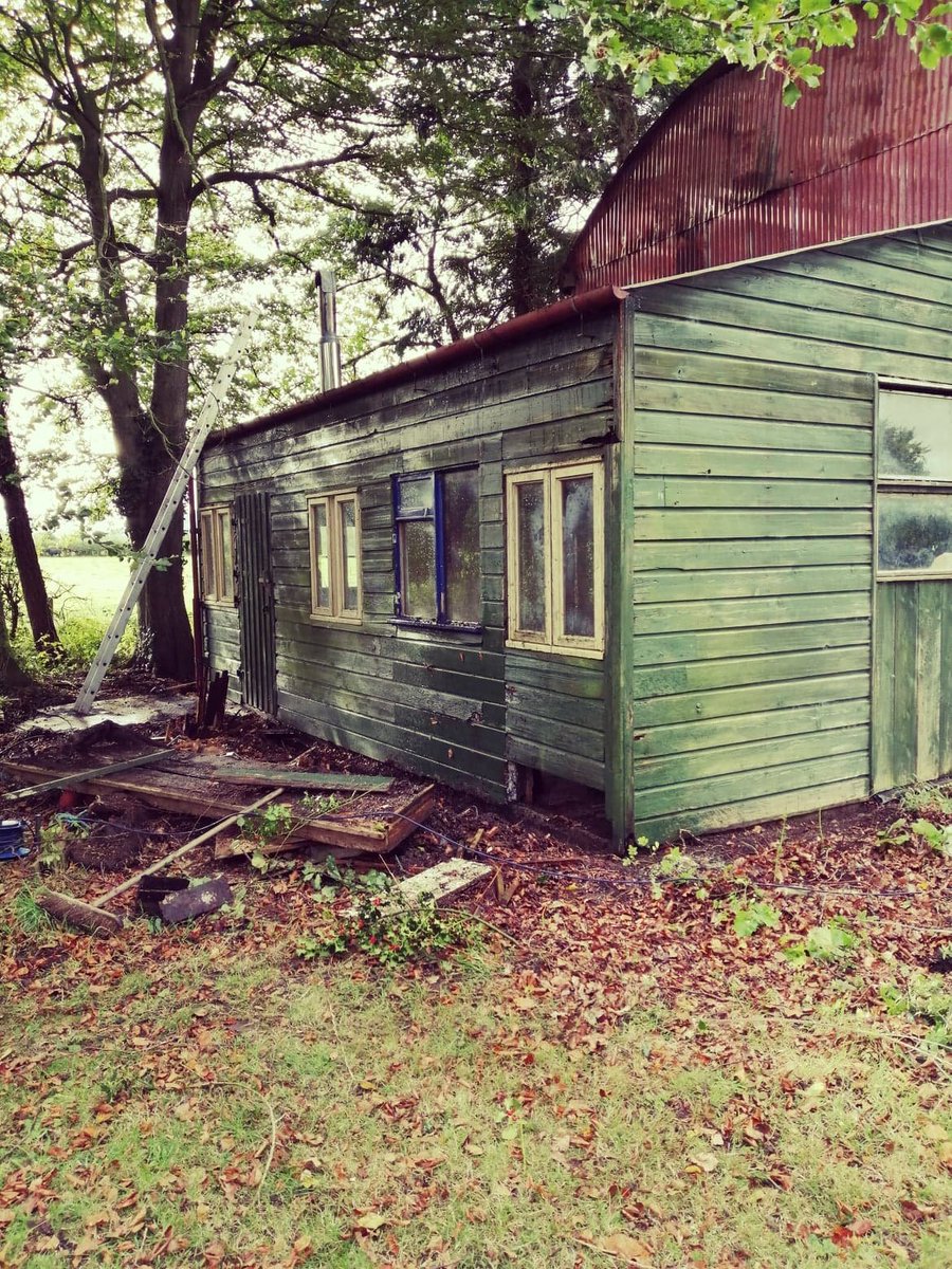 SidneyNolanTrst's tweet photo. Autumn @SidneyNolanTrst means that the team are rolling their sleeves up! This week we've been avoiding the showers to work on some of our creative spaces. #bothy #studiowithaview #TheRodd #Herefordshire https://t.co/lAqRavR0P5