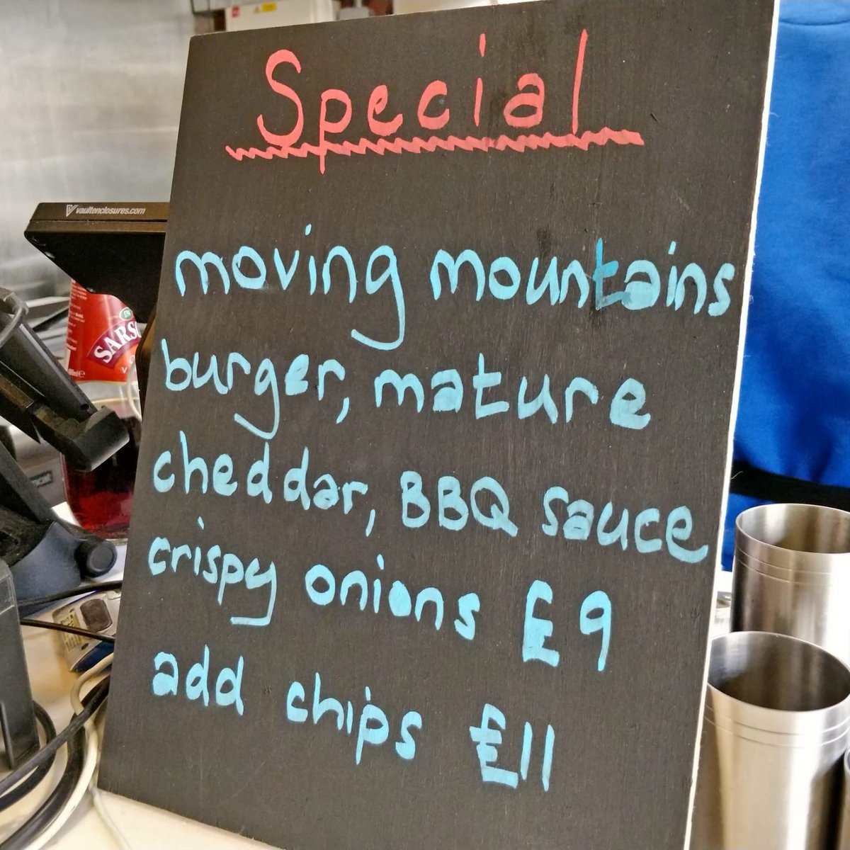 Adam’s launched a new vegan burger at <a href="/vbellylondon/">vbelly</a> in <a href="/TootingMarket/">Tooting Market</a> – ideal if you're looking to reduce your meat consumption! We gave it a go and it was delicious (as were the chips) – we'll be back for another!
#Tooting