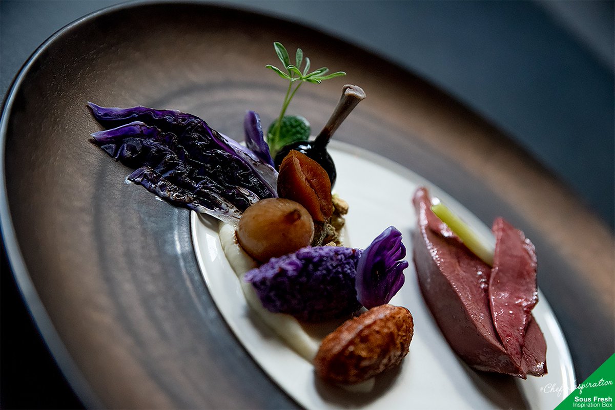 SousFresh's tweet image. ⭐Inspiration box recipe!
This mini pointed cabbage is not only delicious, but also makes the dish a real spectacle! Credits to chef @Jeroenvangansewinkel from Damianz. 

Purple mini pointed cabbage / silver onion / sweet potato / sous vide cooked pigeon

ow.ly/UDyW50wHBFU