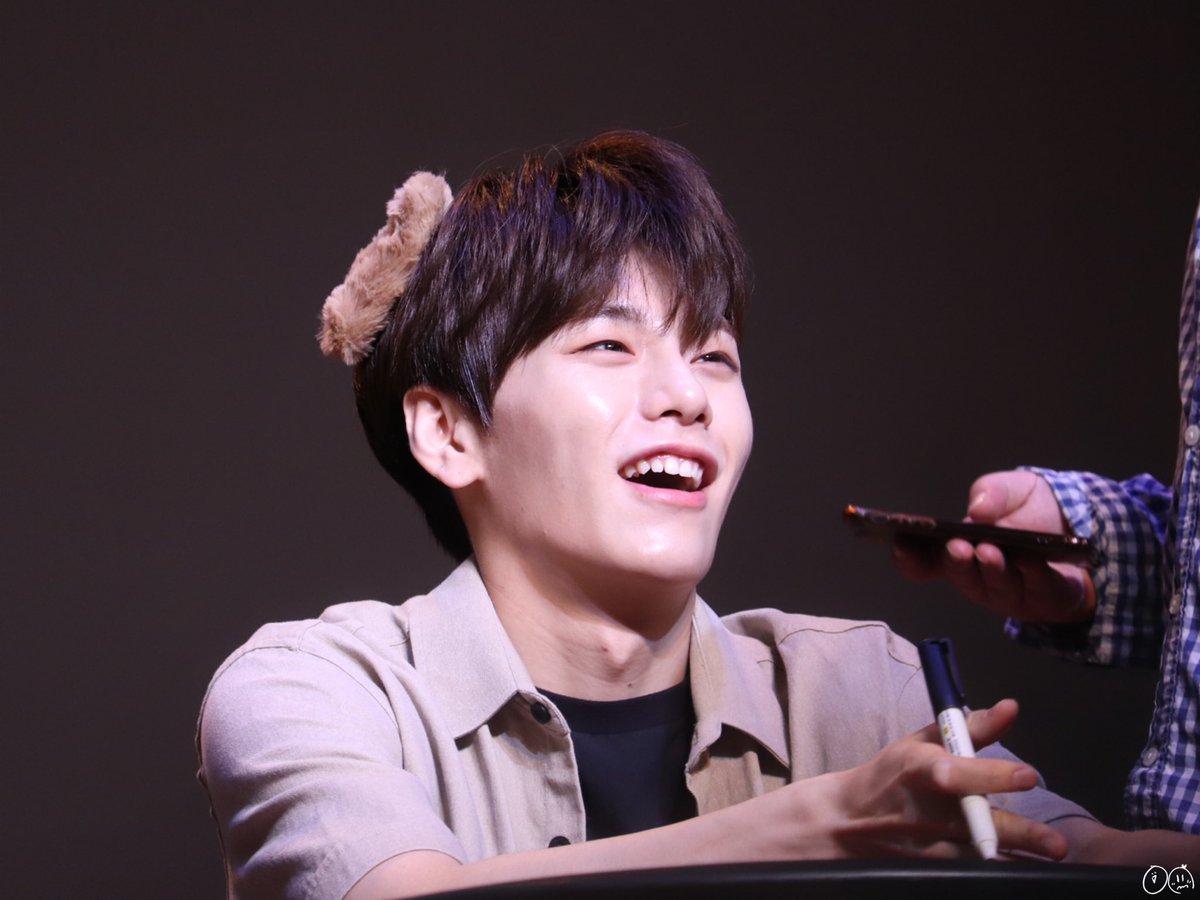Angel_Kenta110's tweet photo. 190825 노량진 CTS 팬싸인회 JBJ95 SPARK

#켄타 #상균 #타카다켄타 #김상균 #ケンタ #サンギュン https://t.co/Vntq4zm1Ae