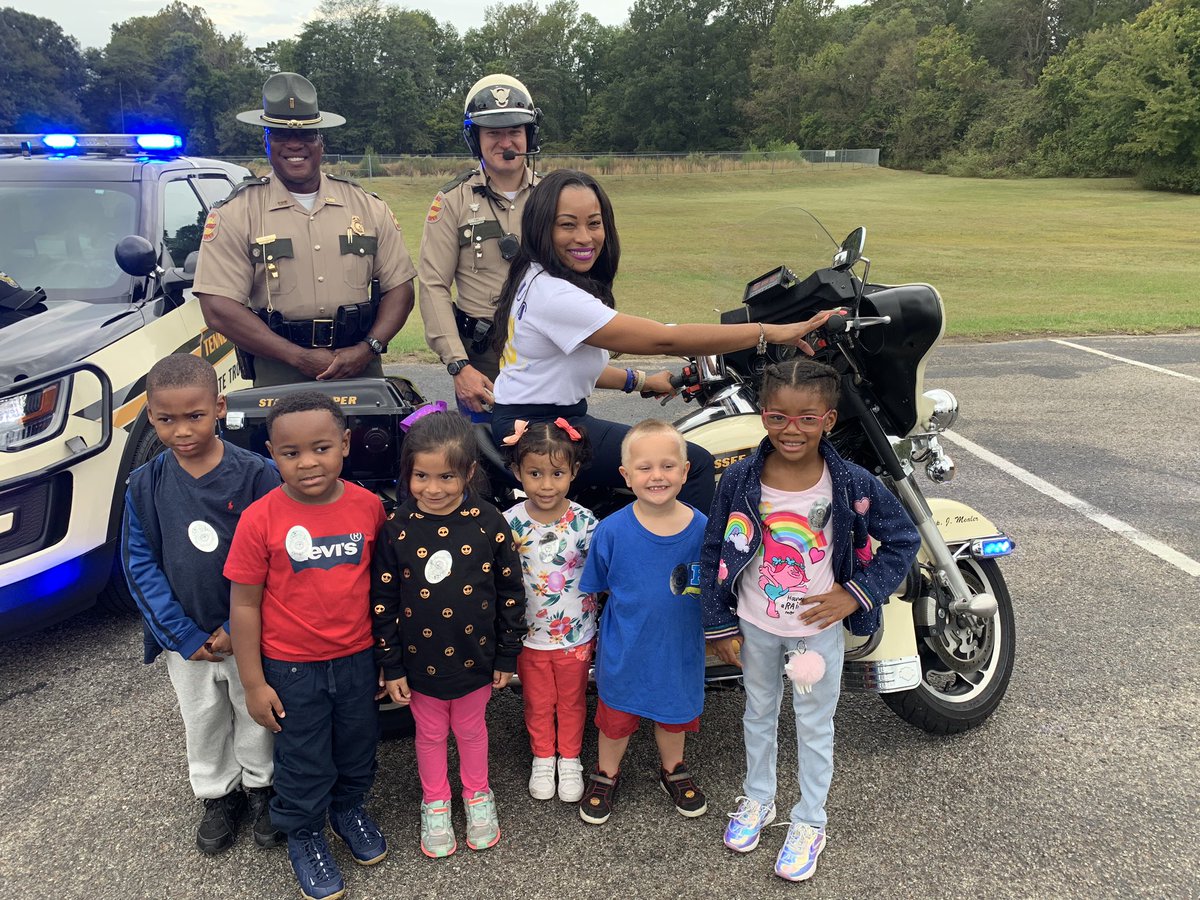 EaglesSouthwest's tweet photo. 🗣Careers on Wheels 🏍 Trooper Abel King and Lieutenant William Futrell with the #ChiefInCharge @suptking @THPMemphis Thank You So Much! https://t.co/Ybs9JhEy4z