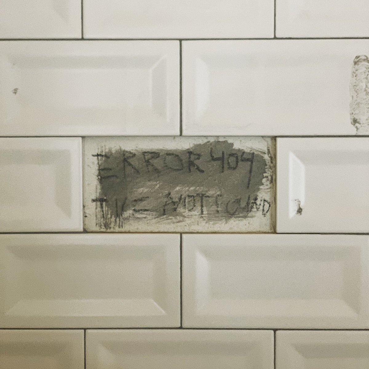 LKArchitecture's tweet image. Jobsite graffiti, because sometimes you have to have a little bit of fun.
#error404 
#graffiti 
#jobsitehumor