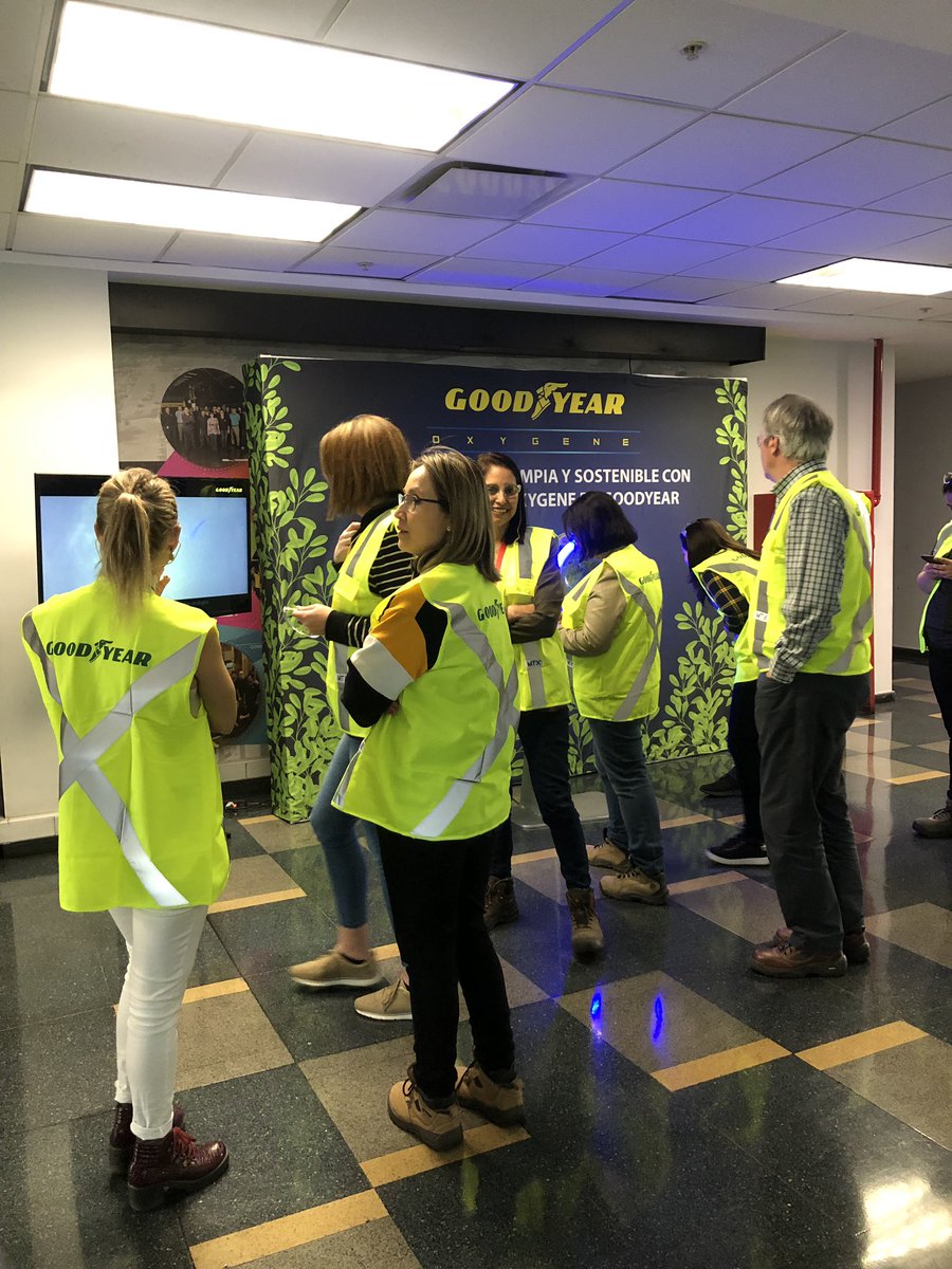AmChamChile's tweet photo. ¡Seguimos recorriendo las instalaciones de @GoodyearCL en la ruta del reciclaje! Gran instancia para conocer cómo trabaja internamente el equipo de innovación en la búsqueda de nuevas alternativas sustentables. ♻️ #AmchamSustentable https://t.co/8YqzA1VlQi