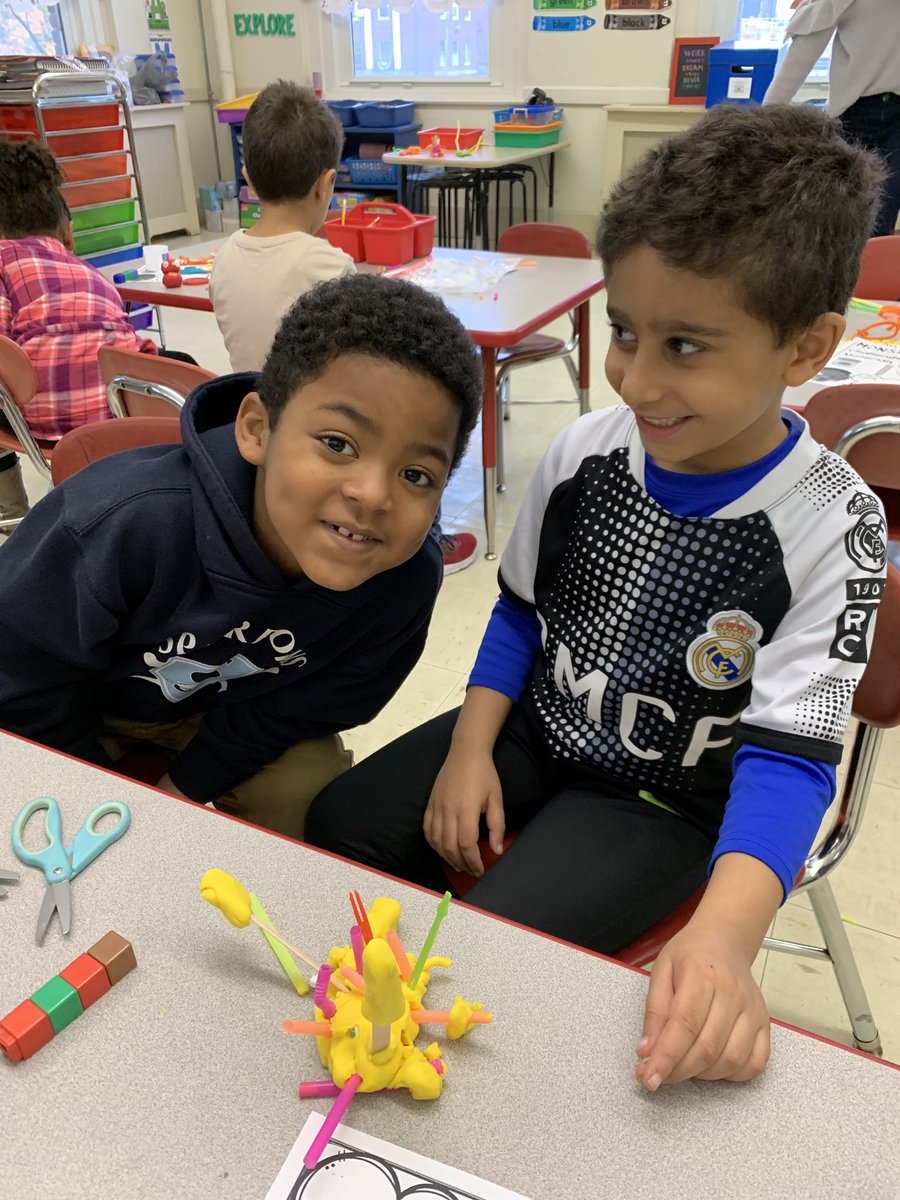 210Community's tweet photo. 1V has so much fun in STEM making monsters today!  #firstgradestem #fallfun #lovenorthschools https://t.co/xk4vSG1AaE