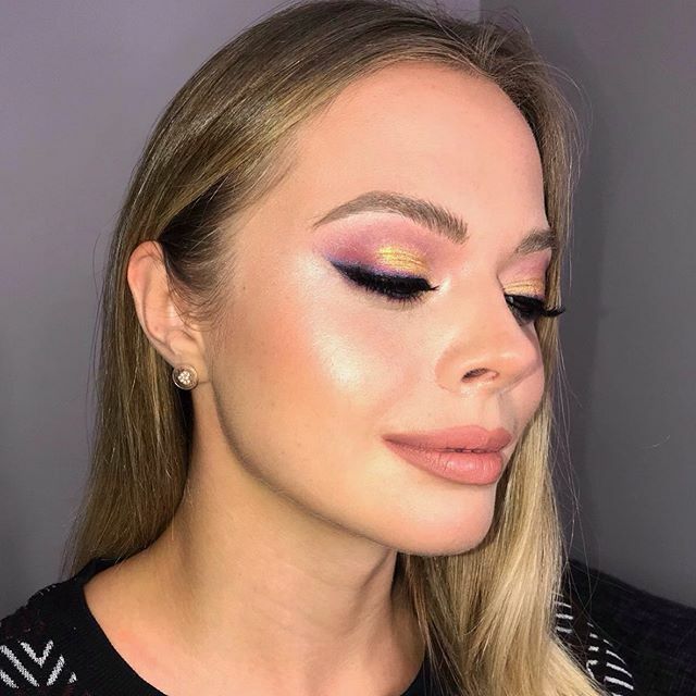 ZydreZi's tweet photo. Autumn vibes 🍁 @patmcgrathreal gold pigment is unreal ⚡️ #makiazomeistre #patmcgrathlabs #autumnmakeup #goldmakeup #beauty #makiazas #grozis #vizaziste #vizazh #vizazist #zydrezimakeup #makiazomokykla #vilnius #svente https://t.co/xfcQ9ryTpe https://t.co/OHU24g5MD3