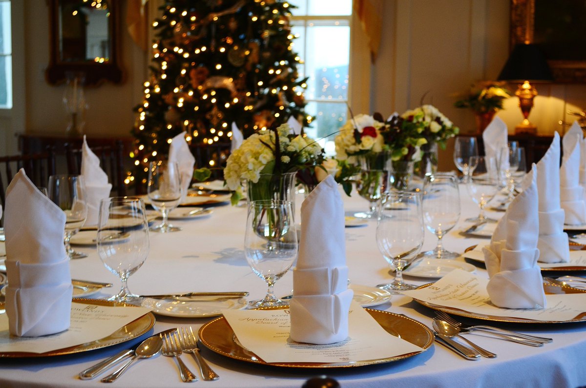 The #holiday season will be here before we know it! Rowland’s Restaurant will host its annual #Thanksgiving buffet on November 28th and patrons can begin planning their #festive dinner parties today! Please call 828.295.5141 for reservations and more information.