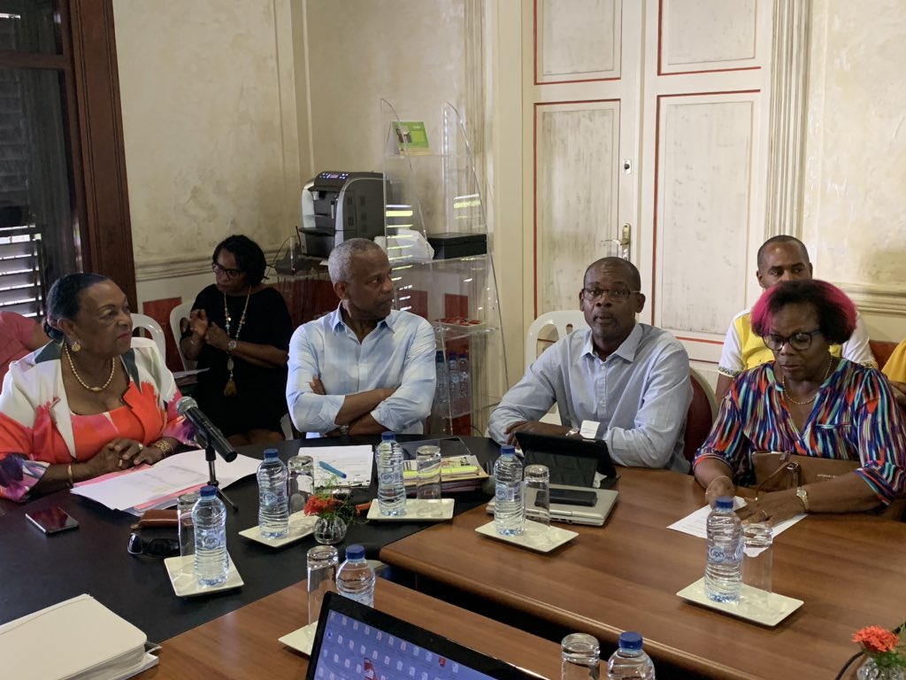 La 7e commission permanente du <a href="/Departement_971/">Departement de la Guadeloupe</a> commence par l’audition de salariés de <a href="/FAGuadeloupe/">France Antilles Gpe</a> mobilisés et inquiets quant à l’avenir de groupe qui édite notre quotidien local. Je proposerai aux élus départementaux une motion exprimant notre soutien et notre vigilance.