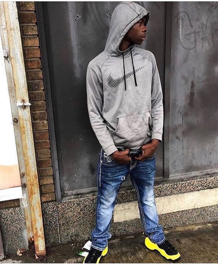 BuckBoyTrell's tweet photo. Missin my niggas
Kushy and liquor, 4's of the lean
RIP Muddy 🖤, hand me a swisha
Paint up a picture
Of me and the squad still on the block
Before it went wrong
And Dolla wasn't gone and YM was still home
Man, I remember 💯 #LongLiveBuckeye🖤 https://t.co/MVxKThKB4F