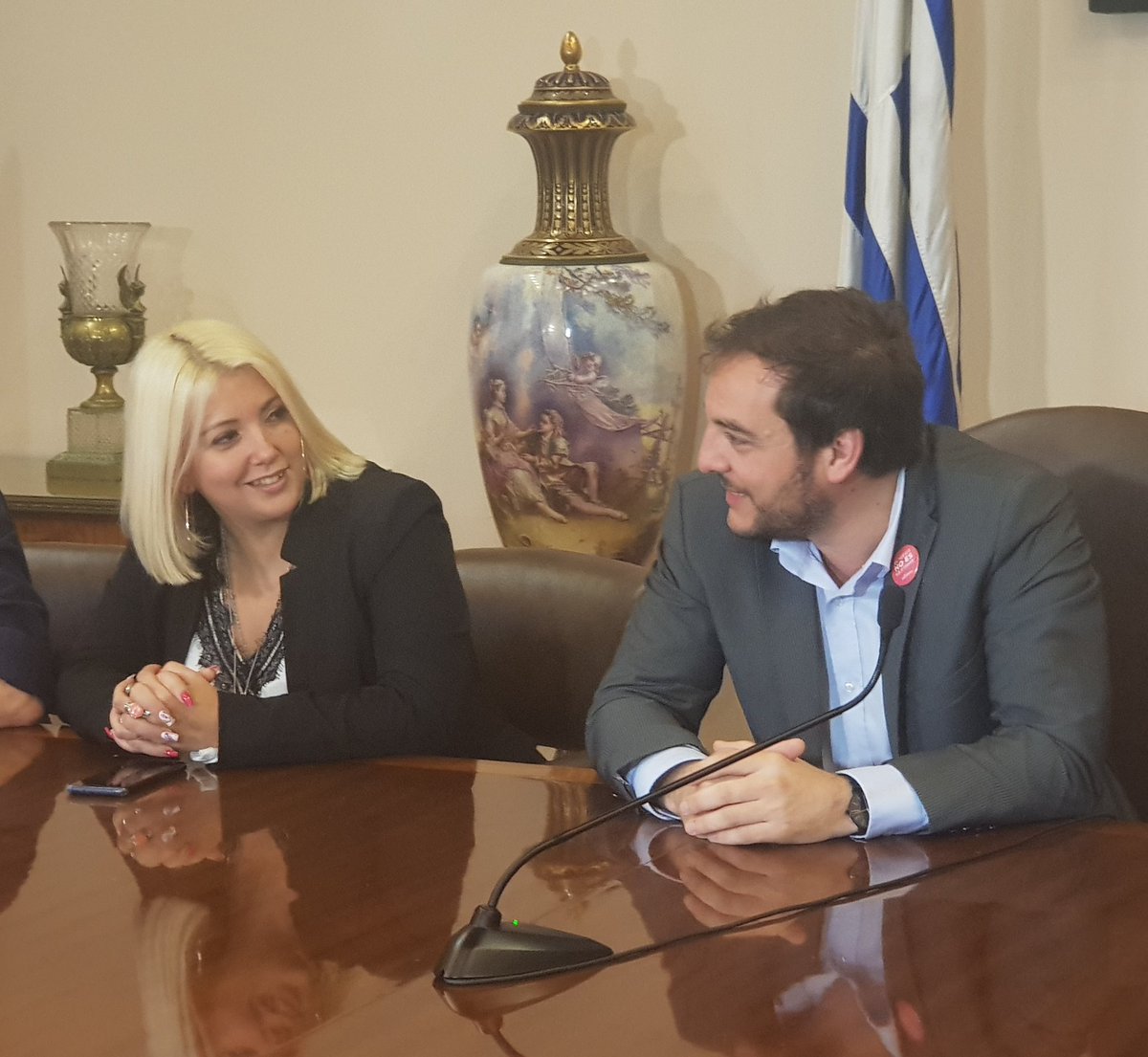 MartinRiveiro92's tweet photo. #AHORA @adeommvd y la @montevideoIM firman acuerdo y sellan "paz sindical". @970noticias https://t.co/LKXO3iBw9l