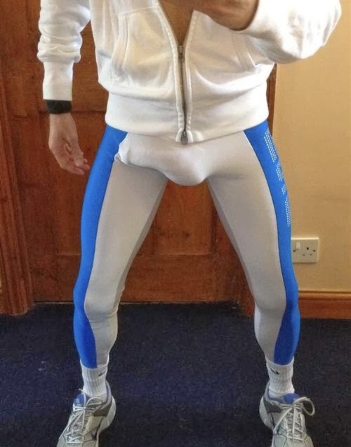 lycra speedo spandex bulge у Твіттері.