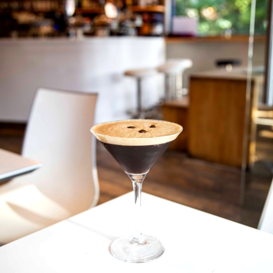 BloomKitchen's tweet image. I am meeting someone tall, dark and handsome this weekend... 😉 #weekend #cocktails #handsome