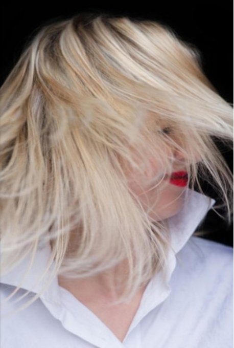 Hurray! Monika Lidke #monikalidke @MonikaLidke London based singer and our friend, released her new song today! Alle Choir London had a pleasure to join her and sing backing vocals! “Samba...” is out! Listen and dance 🎊🎉🎶 

open.spotify.com/album/5fqjfFVu…