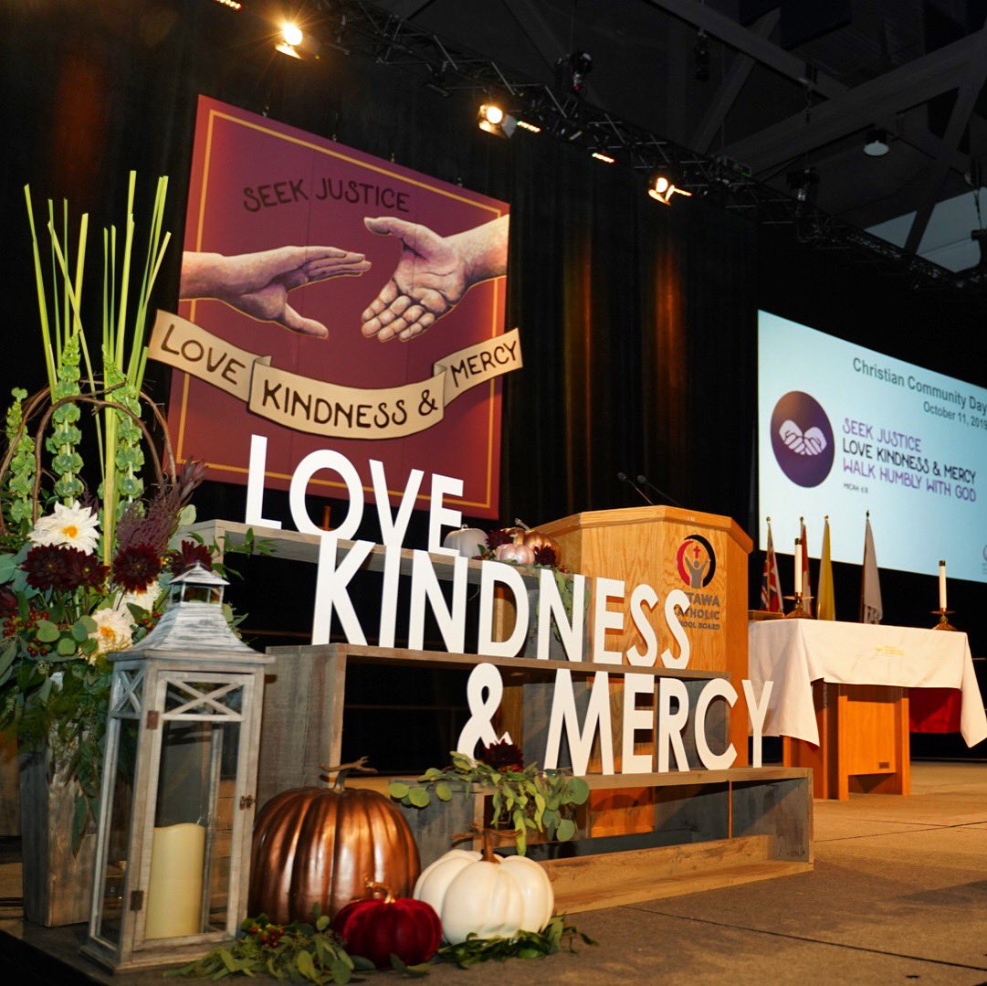 OttCatholicSB's tweet photo. Christian Community Day: a day where we come together to “Be Community”– a day that inspires, reconnects colleagues and sends us off into our #Thanksgiving weekend with gratitude for the great gift that we have – the gift of Catholic Education, the gift of one another. #ocsbCCDay https://t.co/QiGKAqztmp