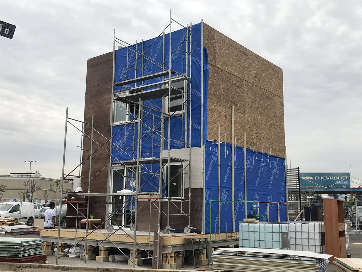 usach's tweet photo. En el concurso #ConstruyeSolar, el equipo de Casa Tecno @usach está trabajando en una vivienda sustentable de 55 mt2, que incluye 2 piezas, una sala de estar, cocina, living comedor y un baño accesible. https://t.co/V0d8MfIh1U