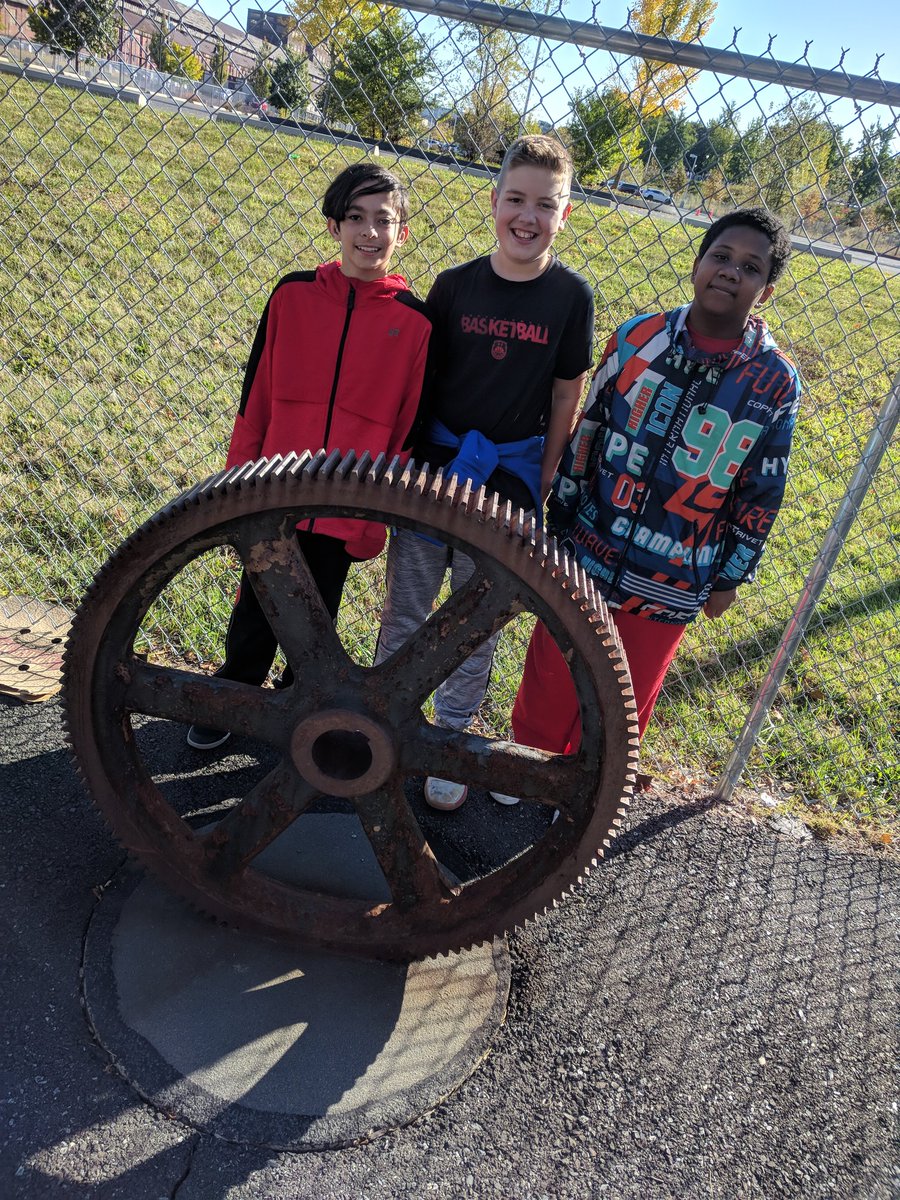 MissVanderstel's tweet photo. Starting to #Explore the #HooverMasonTrestle for our #ExploringOurDiverseWorld #BethlehemProject @NETeamExplorers @BASDnortheast @NEMScommunity https://t.co/kEfgzYvhaB
