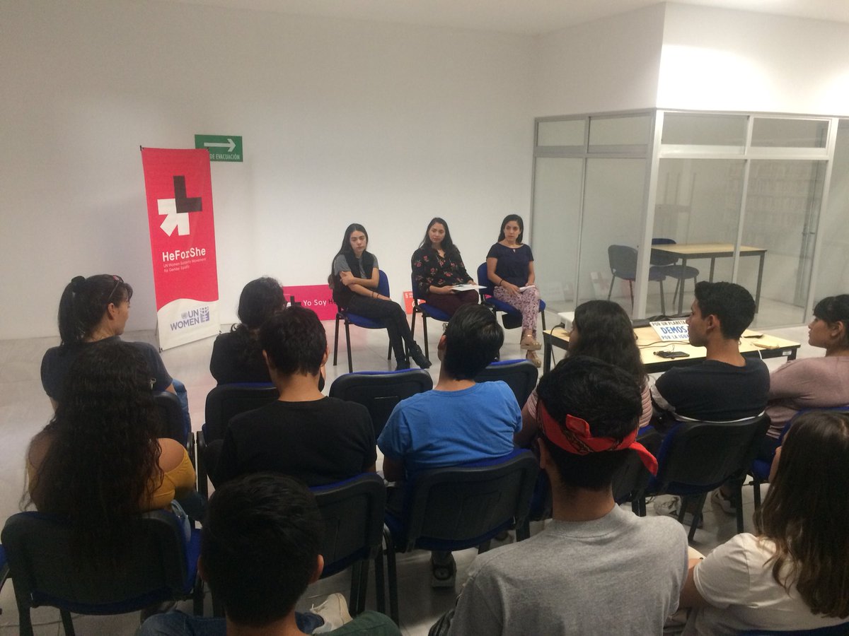 heforsheqro's tweet photo. Proyección del documental “Period end of Sentence” que aborda el estigma alrededor de la menstruación, comentaron Abril Juárez y Amelia Arreguín. Gracias por su asistencia!
#HeForShe
#SomosHeForShe https://t.co/UnplmYbGu9
