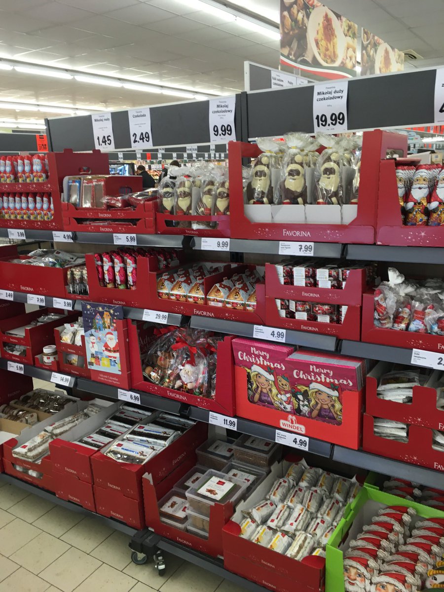 MichalProstko's tweet photo. Hej ⁦@Lidl_Polska⁩, nie za wcześnie? Jeszcze 75 dni... https://t.co/cIG0FAx6AB