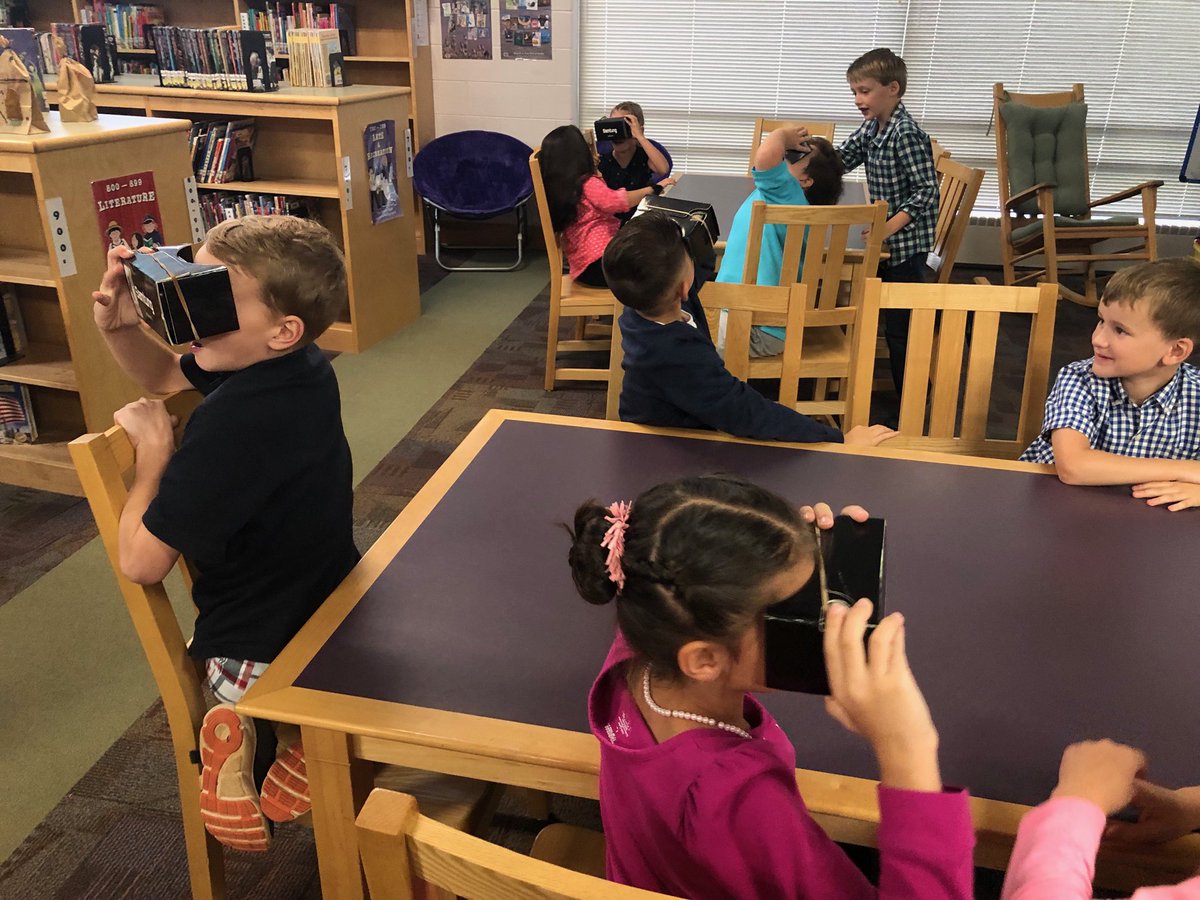 VR FUN! Visiting our historic AMERICAN SYMBOLS with Mrs. Watts’s 2nd graders and LOVING it! ⁦<a href="/FRESWarriors/">Flat Rock Elementary</a>⁩ ⁦<a href="/pcpsstem/">PCPS STEM</a>⁩
