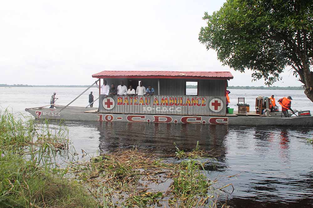 Nordstadtblog's tweet photo. Delegation aus #Dortmund besucht nach sieben Jahren wieder #Bolenge im #Kongo – #Ambulanzboot rettete schon viele Leben #Afrika #Kirche #EvangelischerKirchenkreis #Medizin #Landwirtschaftskooperative https://t.co/eEHU3DH4bU https://t.co/HM7sbUBvls