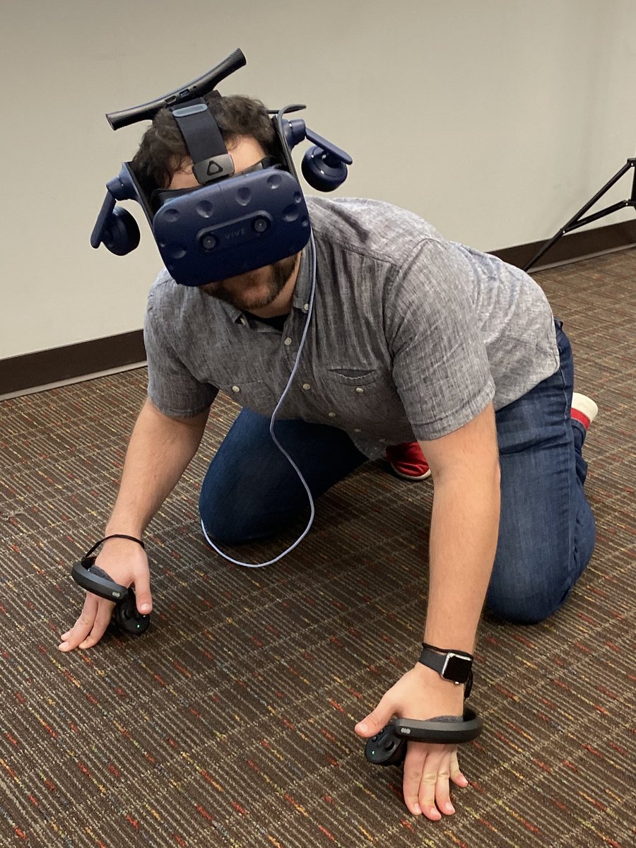 mikemartin__c's tweet photo. Playing with VR at the Indy @salesforce Dev Build-a-Thon. Whatcha doin’, @TheDyslexicDev? https://t.co/Xobm2VRisN