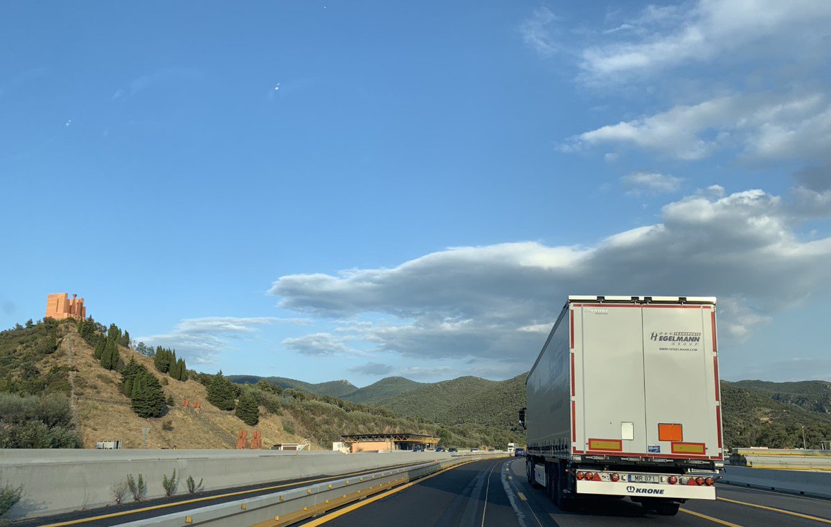 HegelmannFrance's tweet photo. Retrouvez-nous partout en #France, en #Europe et jusqu'aux portes de la #Chine 👍
@HegelmannFrance transporte tous vos produits... en toute sécurité ✅
Bon week-end and on the road again...🚛
📸 #Camion @HegelmannFrance au #Perthus, frontière Franco-Espagnol.
🚛 #hegelmannfrance https://t.co/x1nyjoO7B7