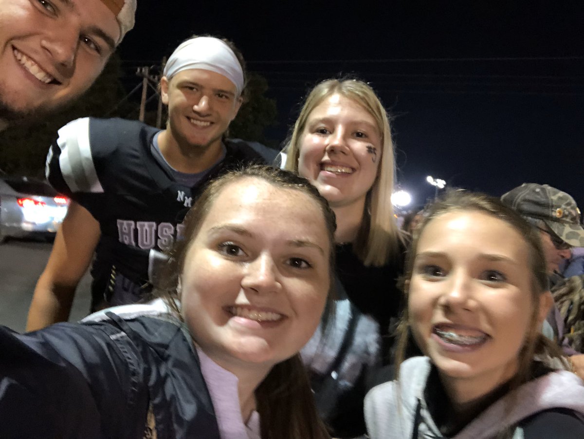 leah tweet media