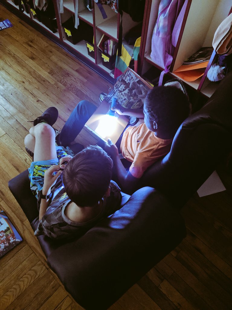 Conti_CLX's tweet photo. #FlashlightFriday to celebrate our newest book box of autumn-themed stories. Love these #CLXleaders #theACSway https://t.co/hwFgcTNp8h