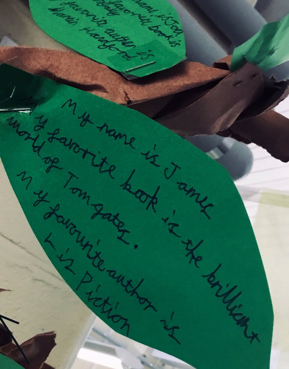 TickfordPark's tweet photo. Turquoise’s reading tree has been decorated with leaves by the children this week🍃 Each leaf has either their favourite books and authors, or reasons why we enjoy reading 😀📖#TPTurquoise #TPReading https://t.co/VV51Gg1zRM