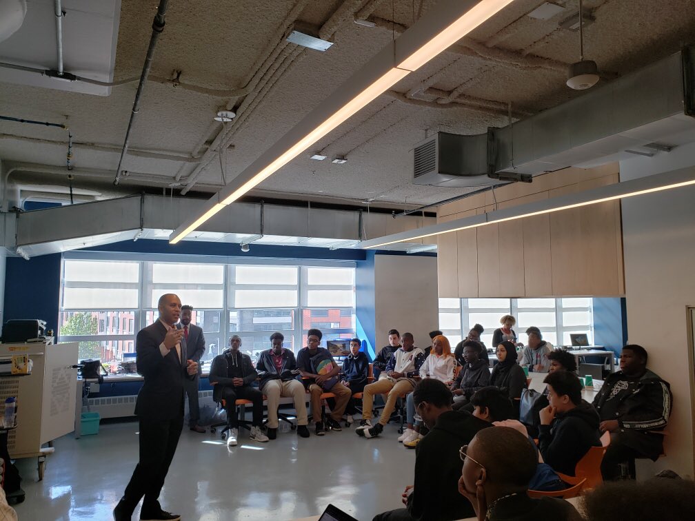 Happening now: @RepJeffries sharing the Congressional App Challenge with our STEAM Center students! #Brooklyn #CodeYourFuture #CodeForCongress