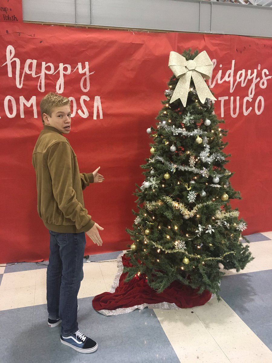 JohnofScheell's tweet photo. The Ridge Senior Year nostalgia been hitting me pretty hard lately...🤧 https://t.co/3usaV4r2ju