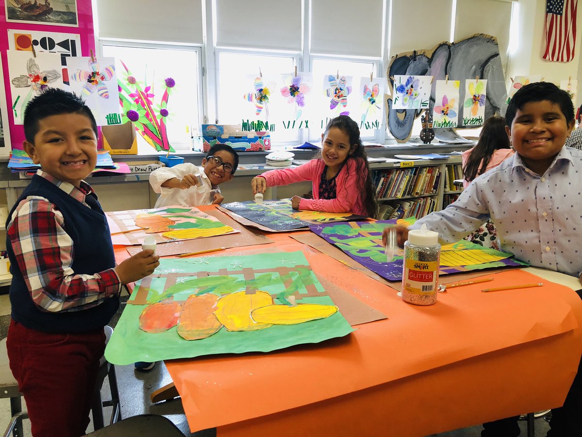 ArtWithMsBell's tweet photo. 3rd graders added finishing touches to their pumpkin patch masterpieces today! 

Students mixed primary colors to make secondary colors, they learned about value and used a variety of media to assemble their creations. 🎃✨ 

#starkstars #spsheart #spsmind @MsWall167 https://t.co/518jqF92Wf