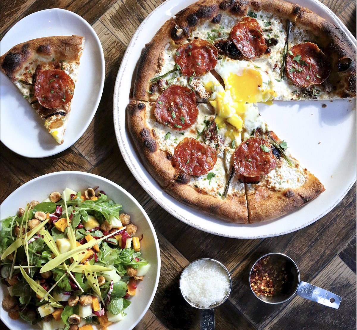 Whether you're having a Lazy Sunday or need to refuel after the Chicago Marathon, we've got the perfect Brunch for you! 🍕🥗🍳 #FromScratch #ChiMarathon #ChicagoMarathon #Marathon #Brunch #RecoveryBrunch #EEEEEATS