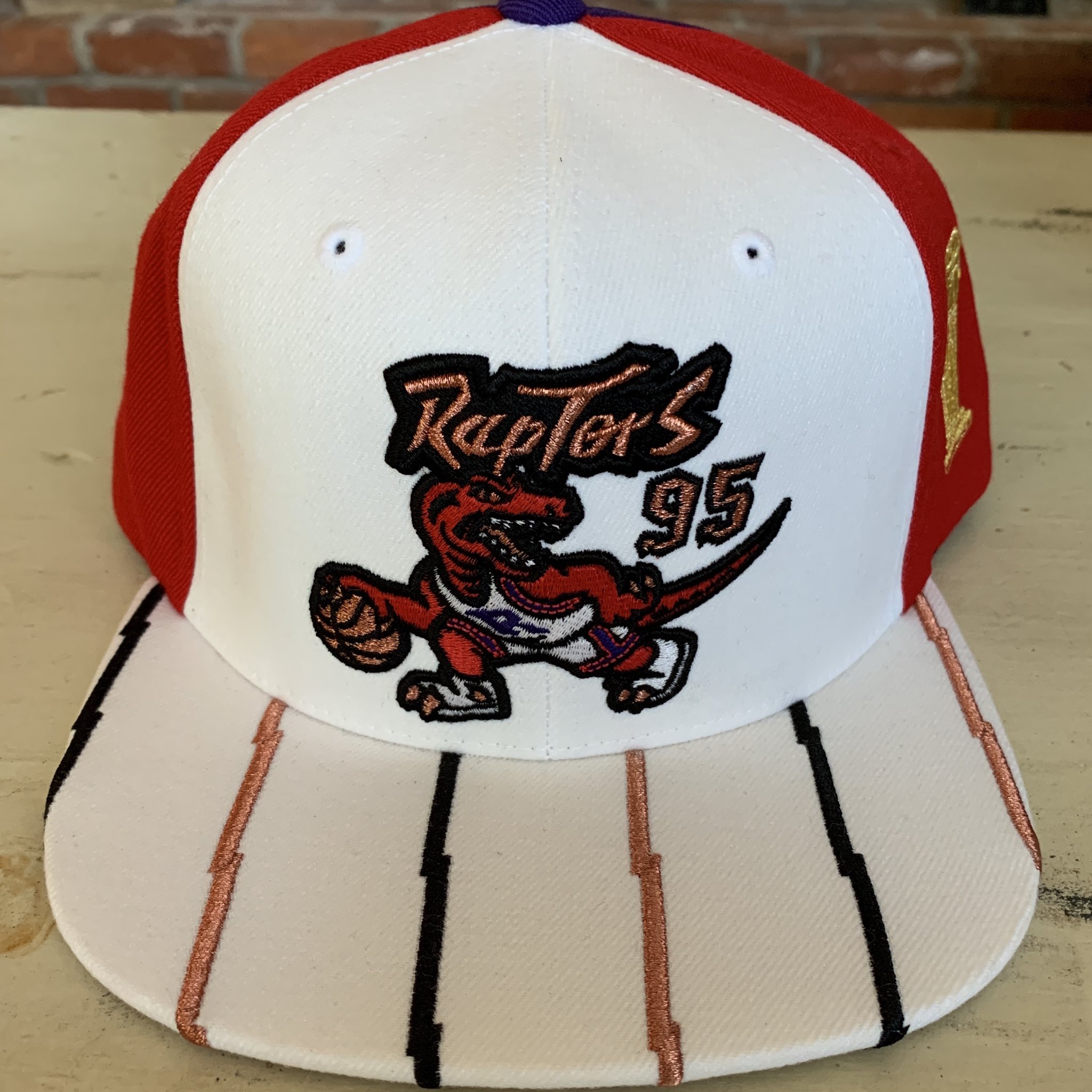 lids raptors championship hat