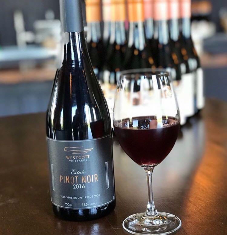 Extend your stay in Niagara this weekend, and make a trip to our tasting room - just a 5 minute drive from Ball's Falls! 

📸: thelocalboutiquewine