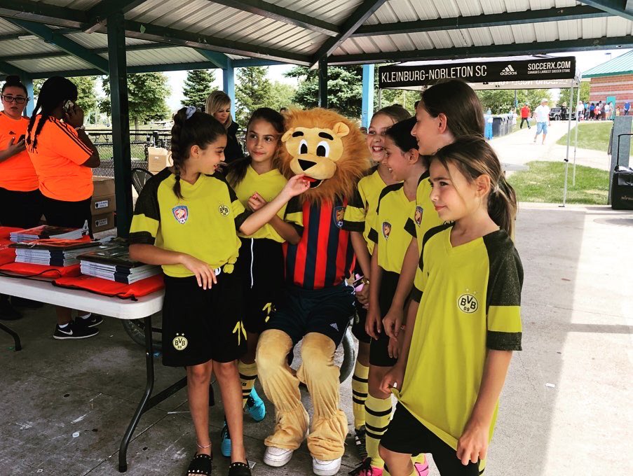 KNSCLions's tweet photo. Happy International Day of the Girl to all of our amazing and fearless female soccer players! ⚽️🦁
#dayofgirl #dayofgirls #internationaldayofthegirl #soccer #soccergirls #girlssoccer #soccergirl #play #comeplaywithus #girlpower #recreational #competitive #knsc #lions #knsclions https://t.co/QNjX2NupOD