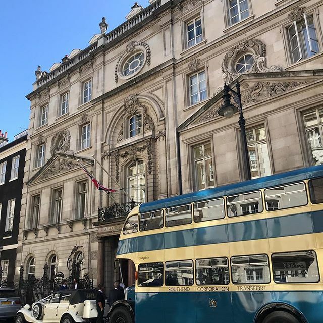 Arrive into the weekend like this wedding party arrived to the house... in style! 
#goaskeve #eventplanner #event #eventprof #eventspaces #weddingvenues