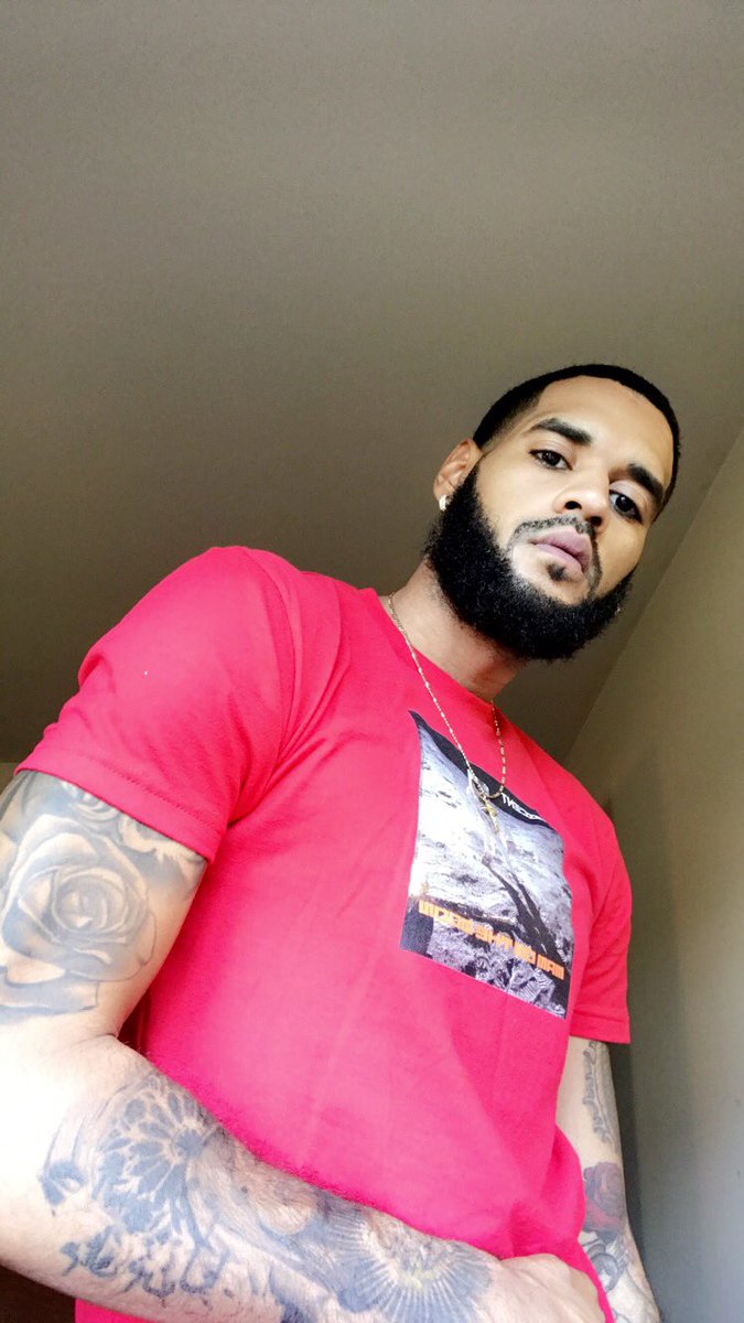 Davinci_beau's tweet photo. Me bañe hoy!!!! Beard too Bleeky!!! 🇩🇴
Shirt by @apparel_ascent https://t.co/1O4pNtpVCB