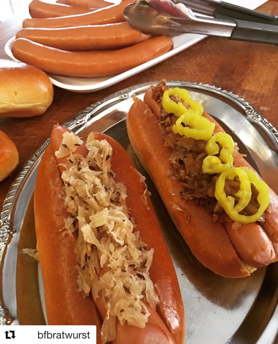 BFBratwurst's tweet photo. #Repost @bfbratwurst #FrankfurterFriday Our Franks are made with Natural Casings for that perfect snap! Order yours at the “LINK” in bio #BlackForestBratwurst #Bratwurst #BestWurst #Frankfurters #Hotdogs #NaturalCasing #GetYourHotdogsHere #German #hotdoglovers #Friyay https://t.co/NkoQDbYOdj