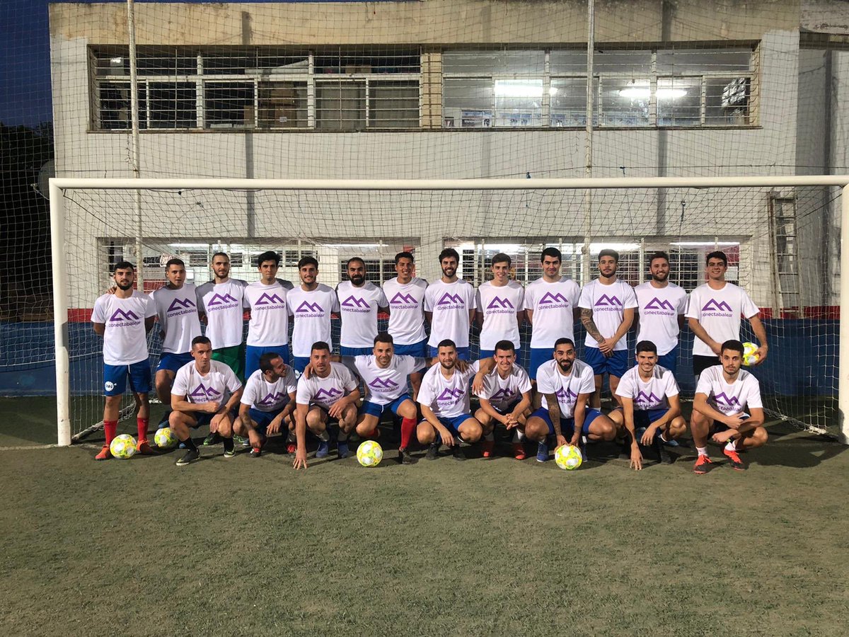 udcolleoficial's tweet photo. 🔊 Gracias a @conectabalear por vuestra colaboración con el Tercera División.
#ConectaBalear #Collerense #YoSoyDelColle🔴🔵 https://t.co/3ndFdvNsvE