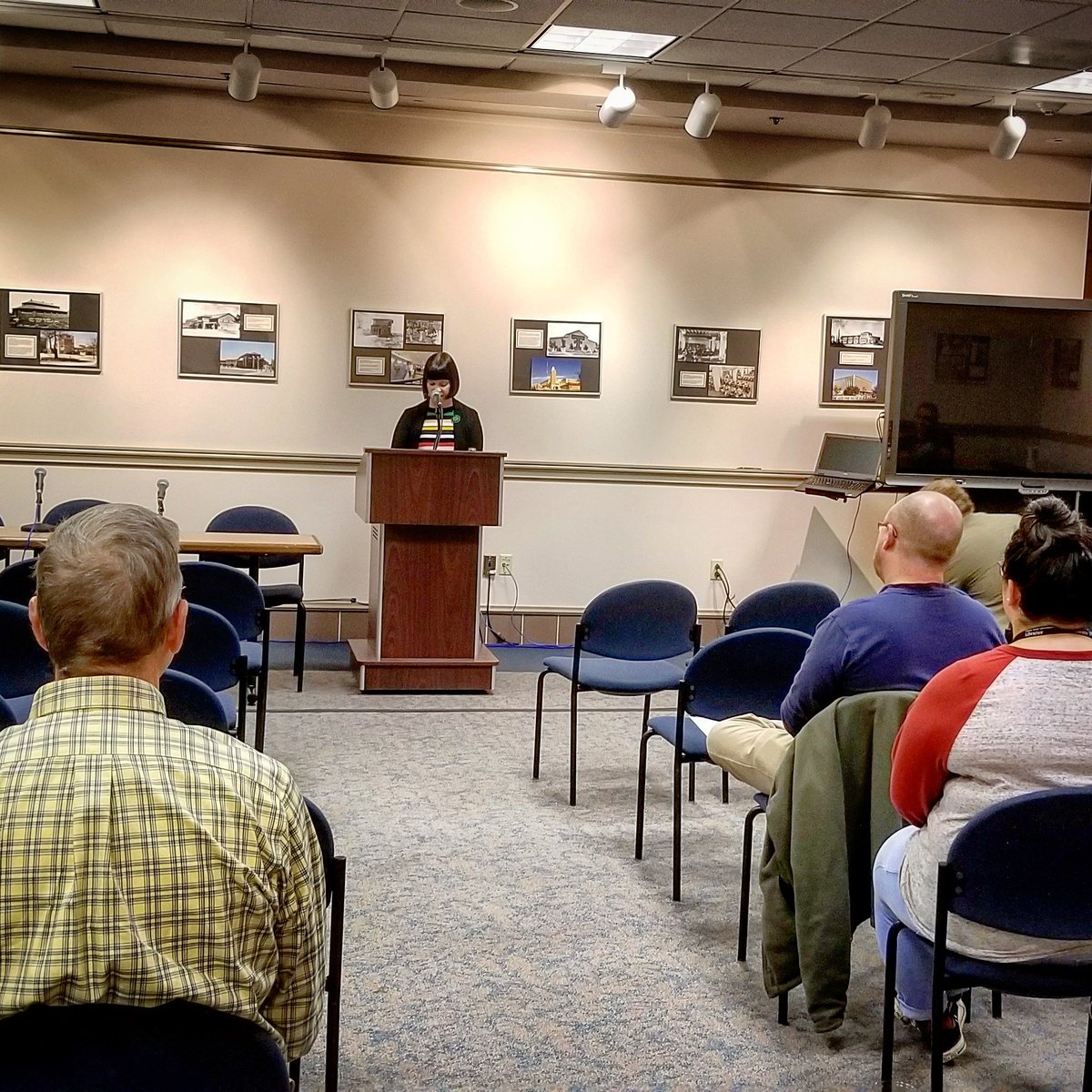 TexasTechLib's tweet photo. Session E: "Dog Days" Toni Jensen - University of Arkansas. #2019SowellConference https://t.co/MQAJfYgCCs