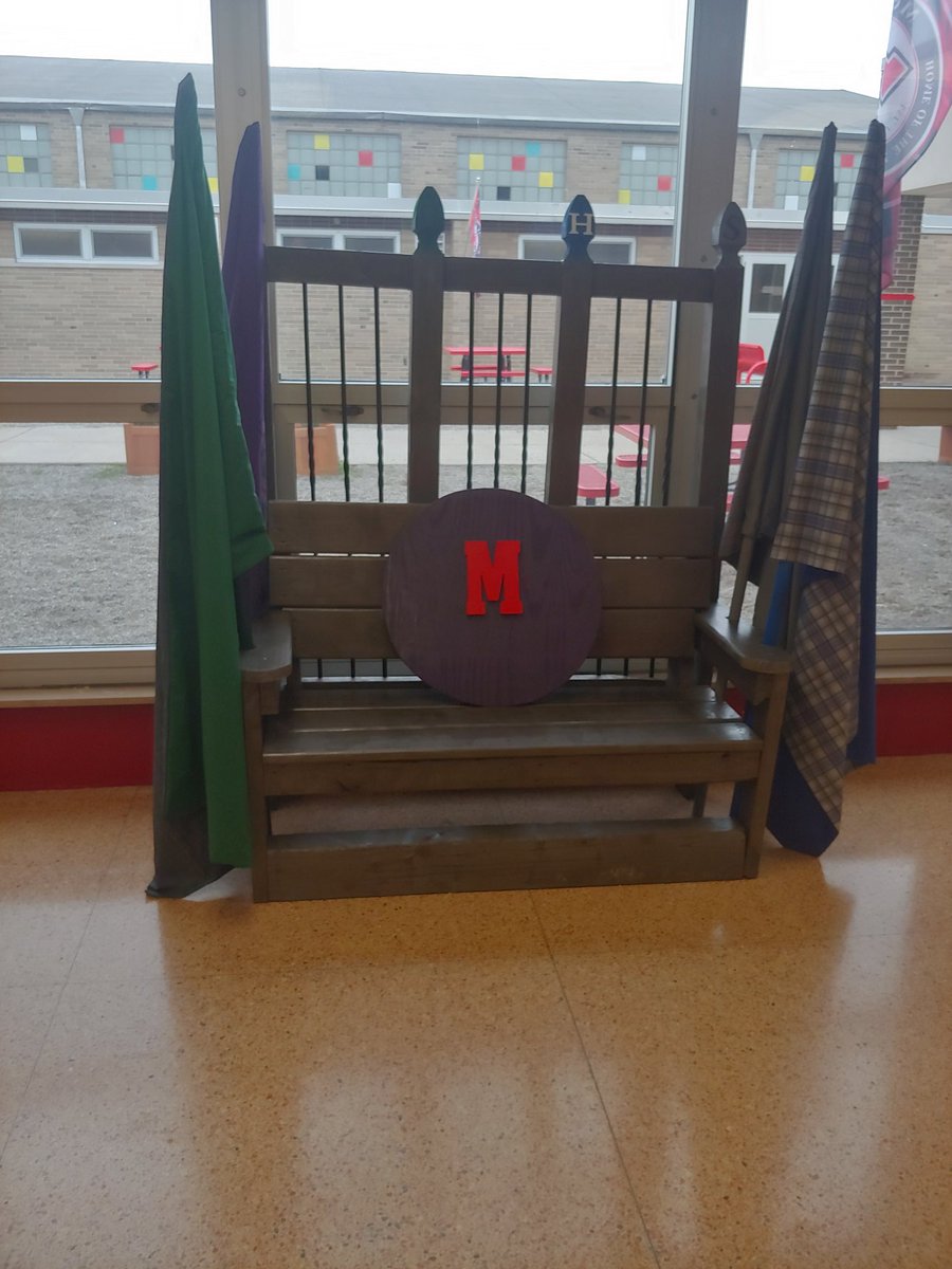 MacDonald House of Urram (respect) take possession of the throne.