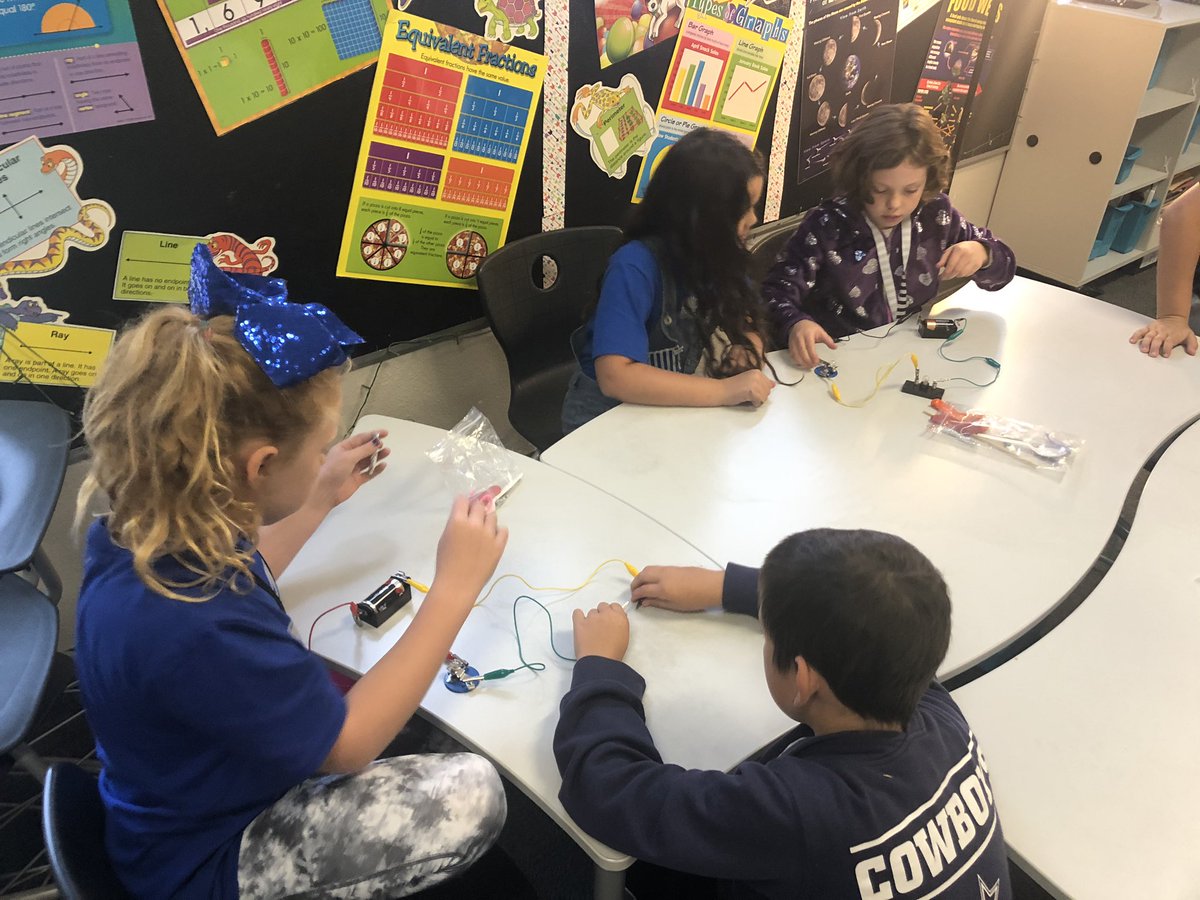 dvonne_ray's tweet photo. Fun Friday with circuits! #mpempowered #misdproud https://t.co/VdaXKd5dUr