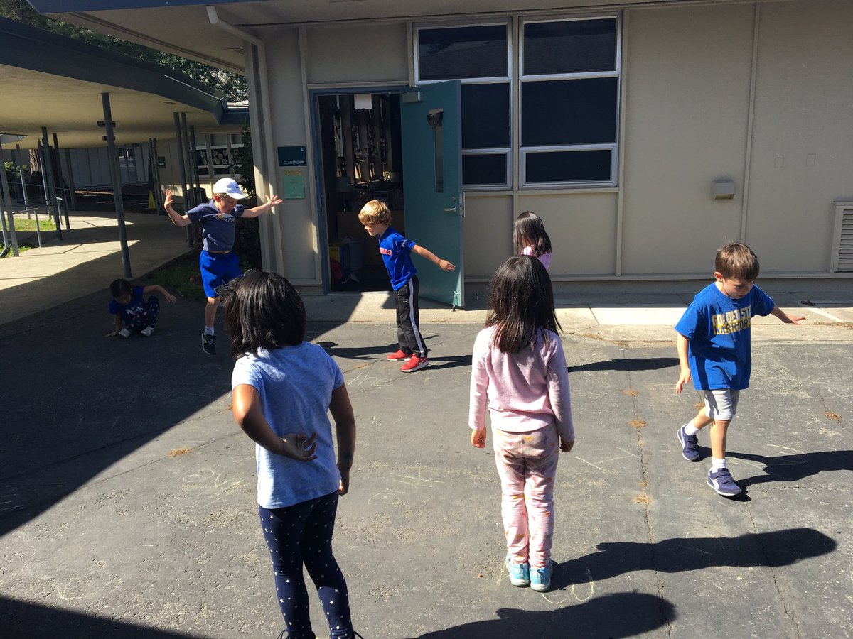 KBurrisKim's tweet photo. K’s rocking their snap words outside on a day w/o electricity! Way to go Ms Natal! #weareorinda #tcrwp ⁦@OrindaSchools⁩ ⁦@wrraccoons⁩ https://t.co/50CqyGgIXq