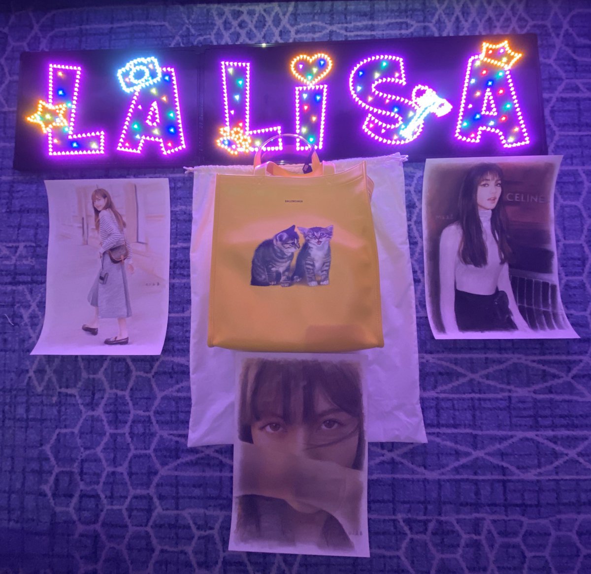 LiliboyMz's tweet photo. Looking Forward Tomorrow Fan 
Meeting

GOOD NIGHT💤
#LISA
#LALISA
#OLENS 
#GIFTS https://t.co/C0vNZnUbz0