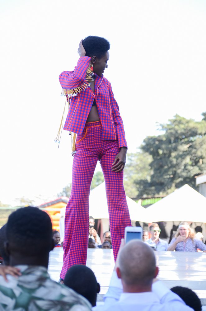 SHORHIE_'s tweet photo. Happy International Day of the Girl Child.😃
#HappyInternationalGirlsDay #happyInternationalgirlchildday #womenempowerment #InternationalDayoftheGirl 
#fashion #style 
Outfit 1 @jamilwalji
Outfit 2 @jamiekimani
Outfit 3 @ringarosedesigns https://t.co/HOwQi93xXx