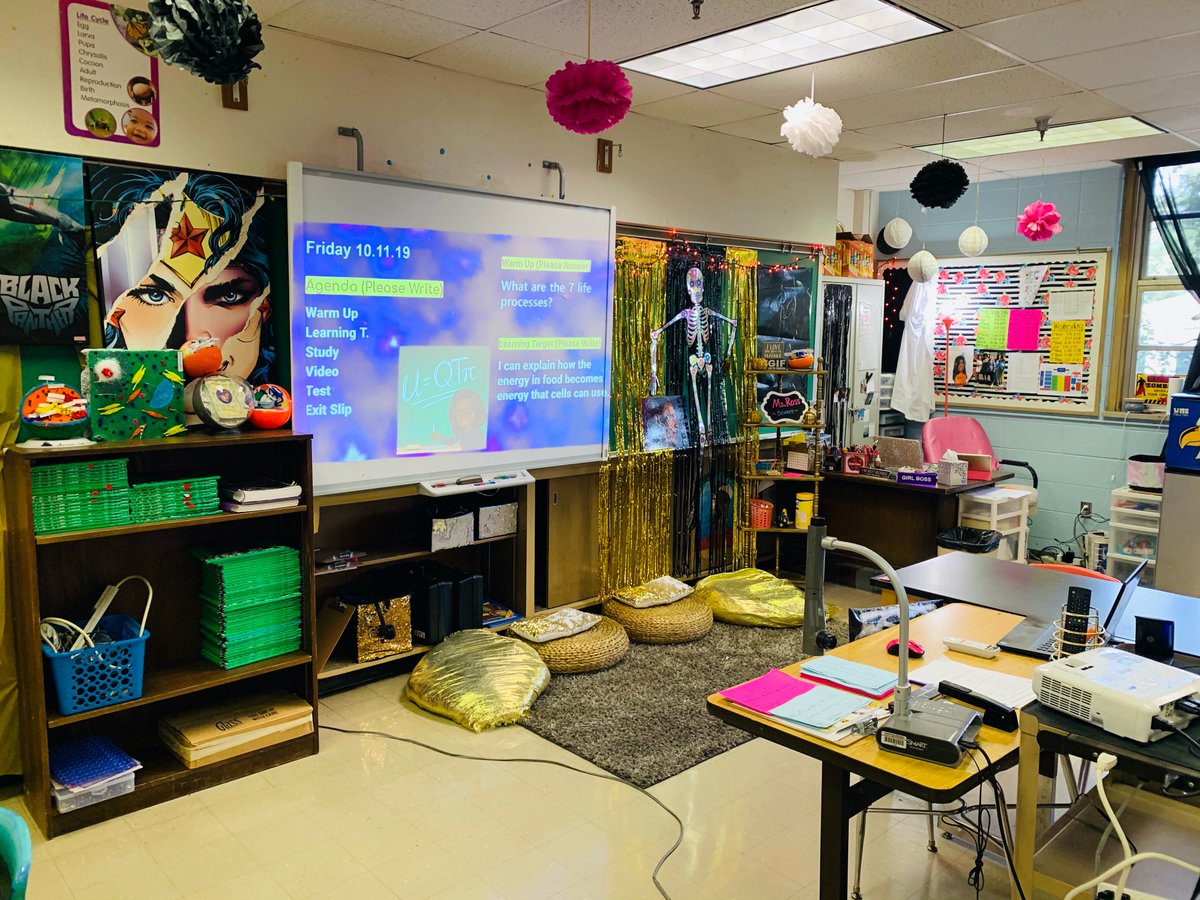 SyFyRoss's tweet photo. @JCPSKY Ms. Ross 7th grade science Western Middle! #WeAreJCPS #MiracleMiddleSchools #JCPSscience https://t.co/XHbCa9DRYf