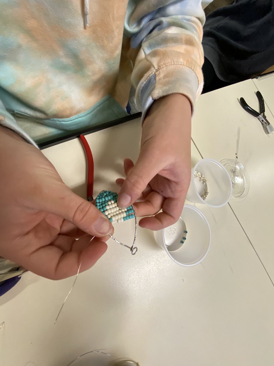 ramseyhsart's tweet photo. Jewelry students create pieces inspired by various jewelry design styles through history #wireworking #beading #jewelry #artdeco #artnouveau #ancientegyptian #victorian #nativeamerican https://t.co/PAlAyXnG1B