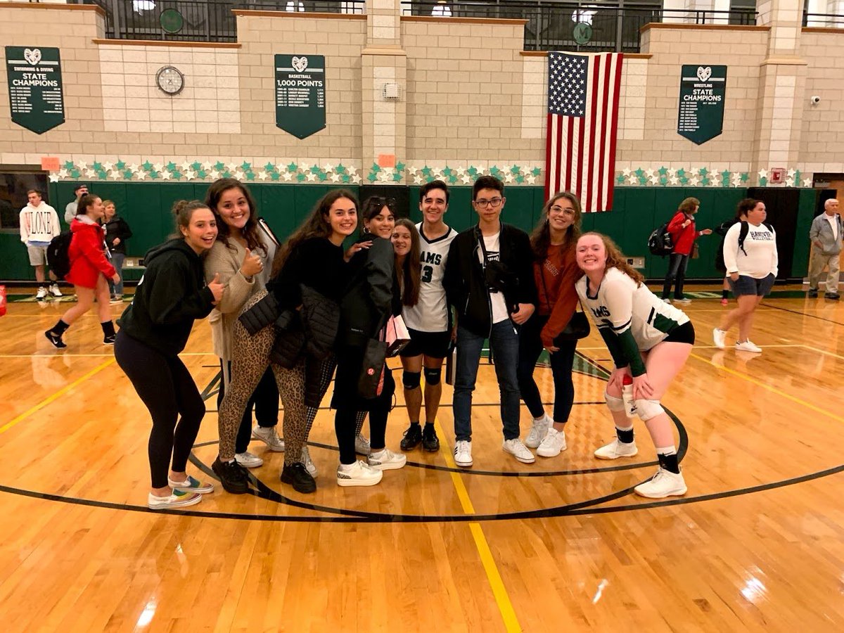 MHSPPAL's tweet photo. THANK YOU TO OUR MARSHFIELD HIGH SCHOOL HOST FAMILIES FOR  MAKING OUR ANNUAL SPANISH STUDENT EXCHANGE POSSIBLE. IT IS ALWAYS AN AMAZING OPPORTUNITY FOR STUDENTS THAT ONLY HAPPENS IF YOU OPEN YOUR HOMES TO HOST! GRACIAS!!! #WeRMarshfield #globallearning https://t.co/6uO9QoOdpJ