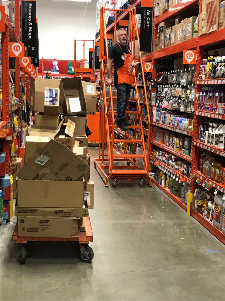 THD3846's tweet photo. Wayne is on a mission to crush box’s. Great job packing down! https://t.co/fkpcmBbzHp