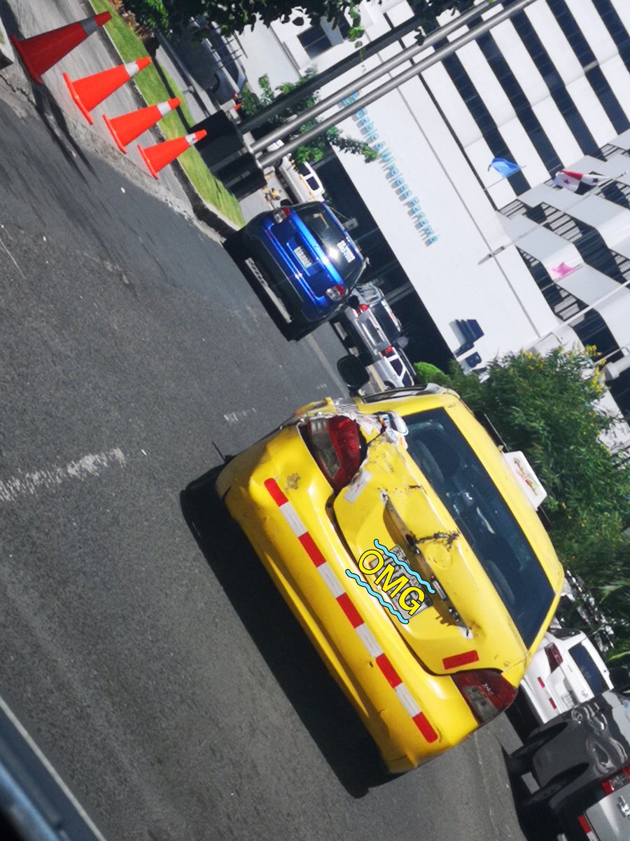 hugogomez200's tweet image. Como pueden ogligarnos a que nos montemos en estas armas andantes. A cierto ellos andan en prados y del año a ellos no le importar el pueblo. @asambleapa @Traficologo1 así quiere. Quitar uber y todas las otras aplicaciones.
#uber #taxiarmasdemuerte #librede escoger